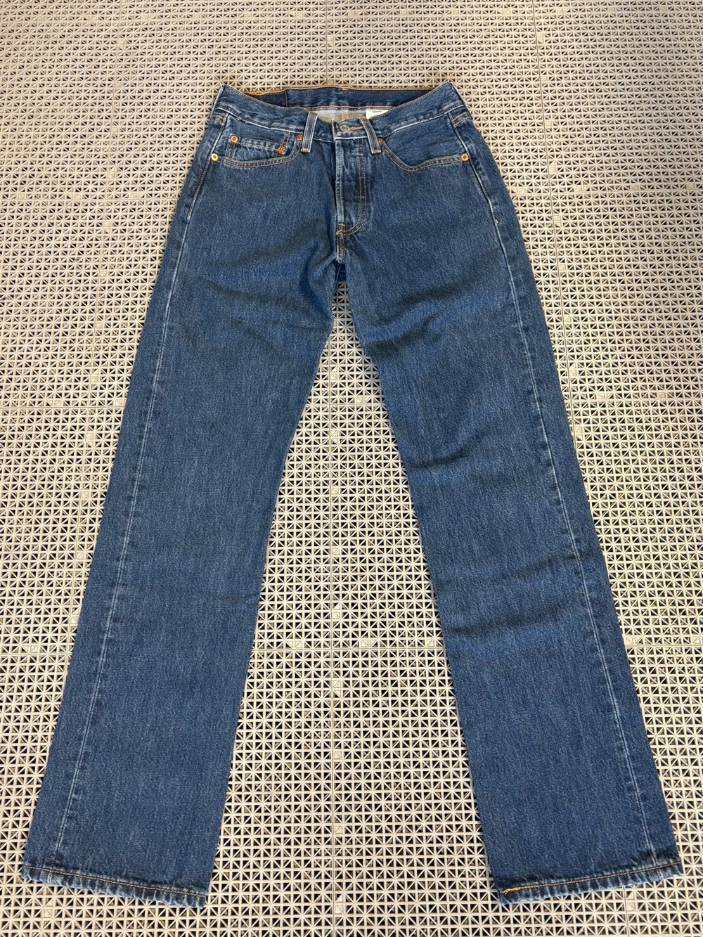 Vintage Y2K Levi’s 501 Dark Wash Button-Fly Blue Jeans